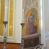 Cinque anni fa, durante l�ultimo restauro, sono stati svelati antichi tesori, quali i due mosaici con le raffigurazioni di due angioletti dalle vesti colorate. Risalgono al XII secolo e sono stati riscoperti rimuovendo lo strato di intonaco dai muri